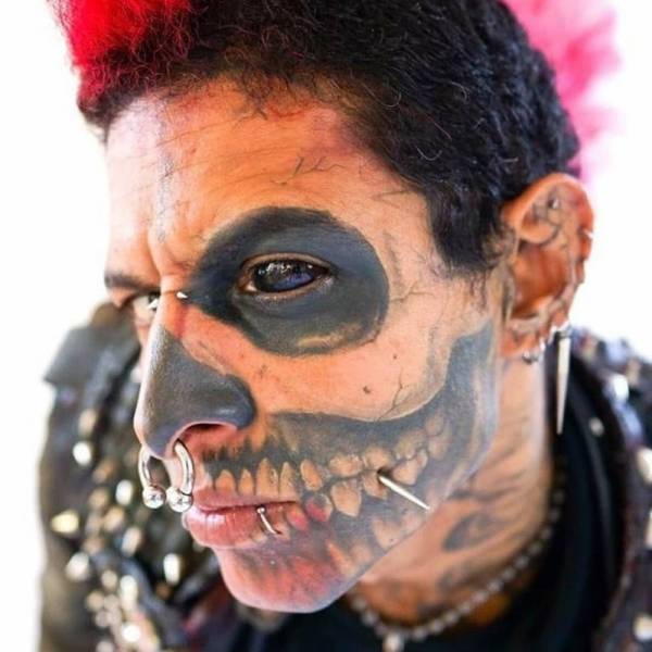 Freaks! Freaks Everywhere!