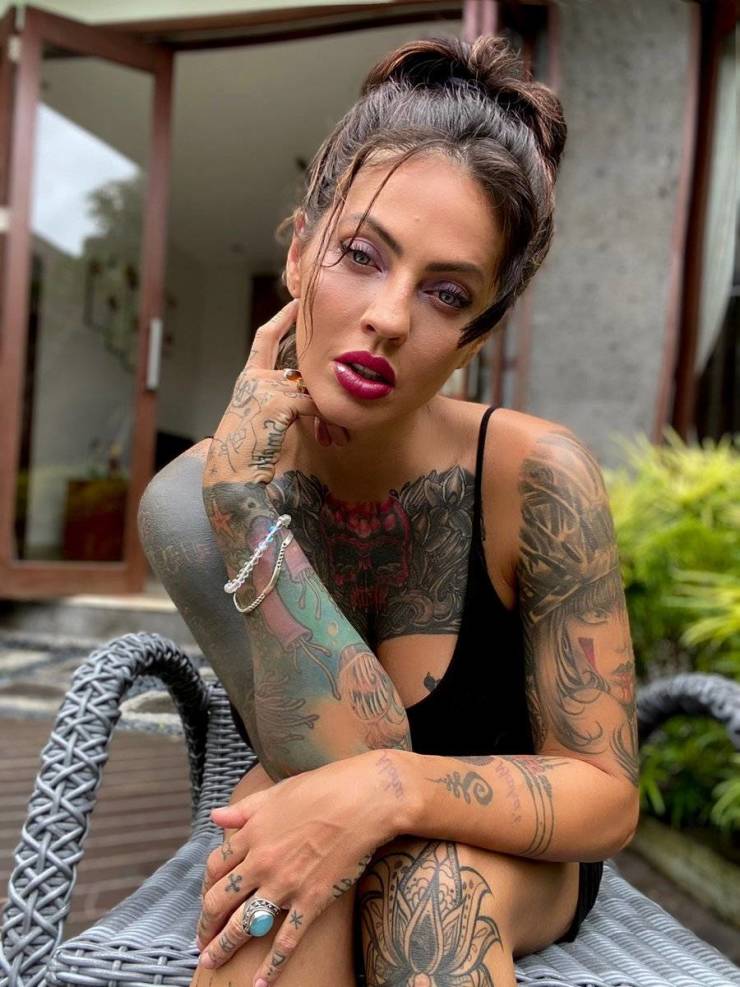 Pretty Girls And Tattoos