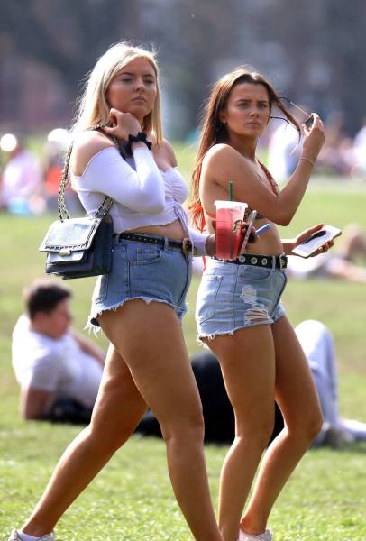 UK Left Covered In Tons Of Garbage As First Warm Days Of The Year Coincide With Loosening Of Quarantine Restrictions