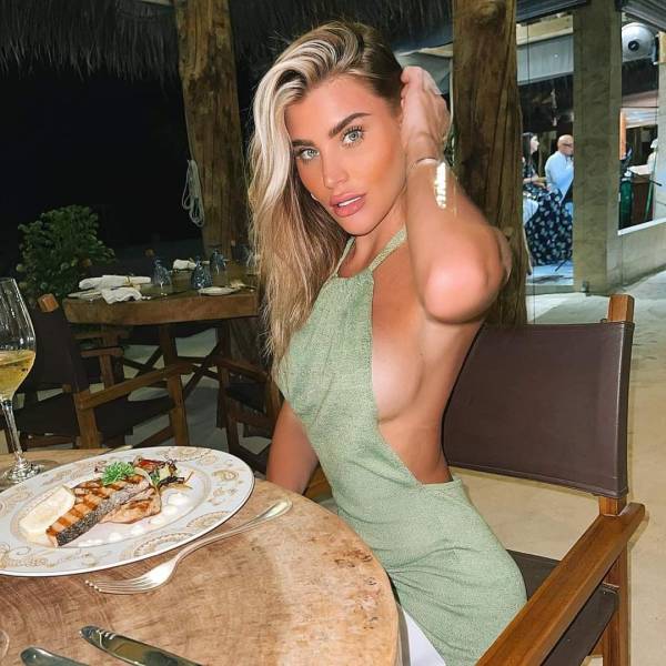 Need Some Sideboobs?