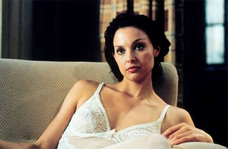Hot Actresses Who Are Also Extremely Smart!