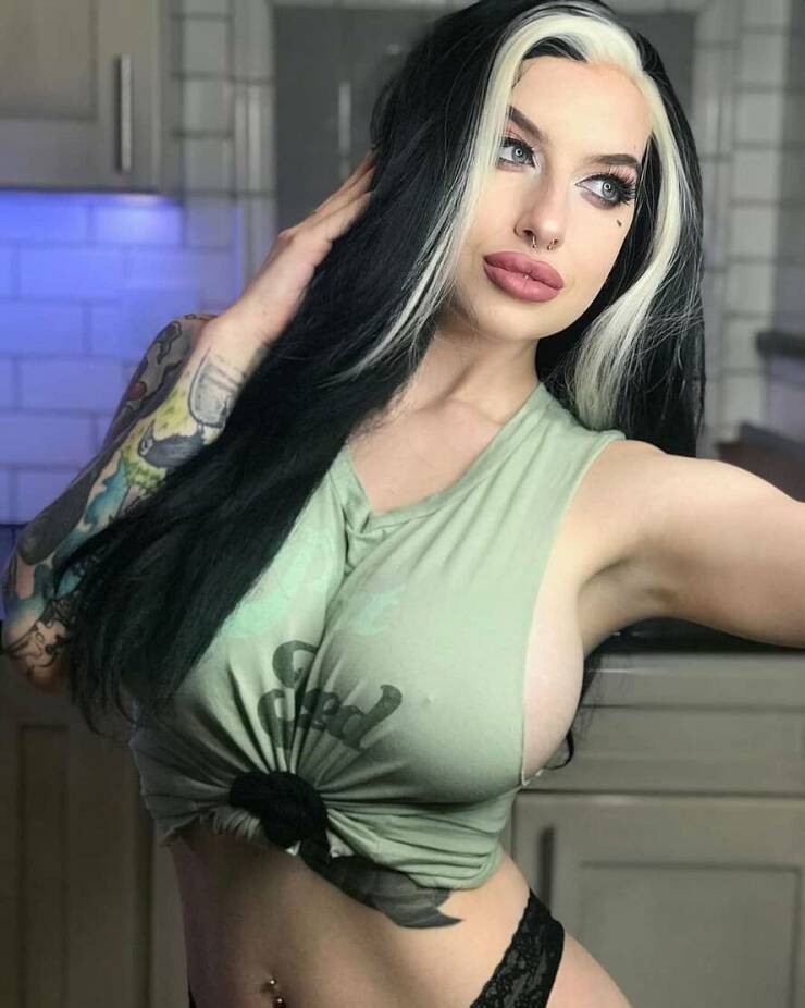 Tattooed Hotness!