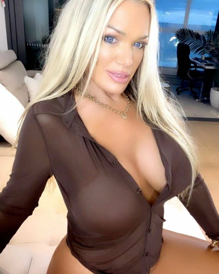 Hot Australian Grandma Reveals The Secret Of Her Youth