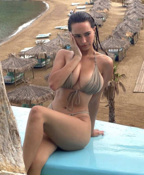 Brunettes Are Always Welcome Here!