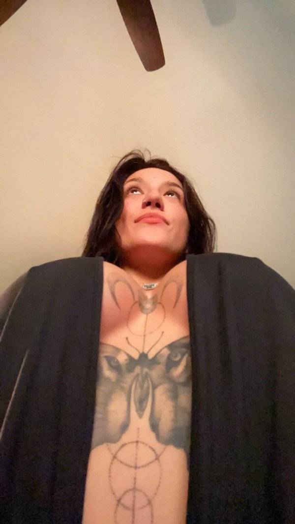 Over-whelming Under-Boobs