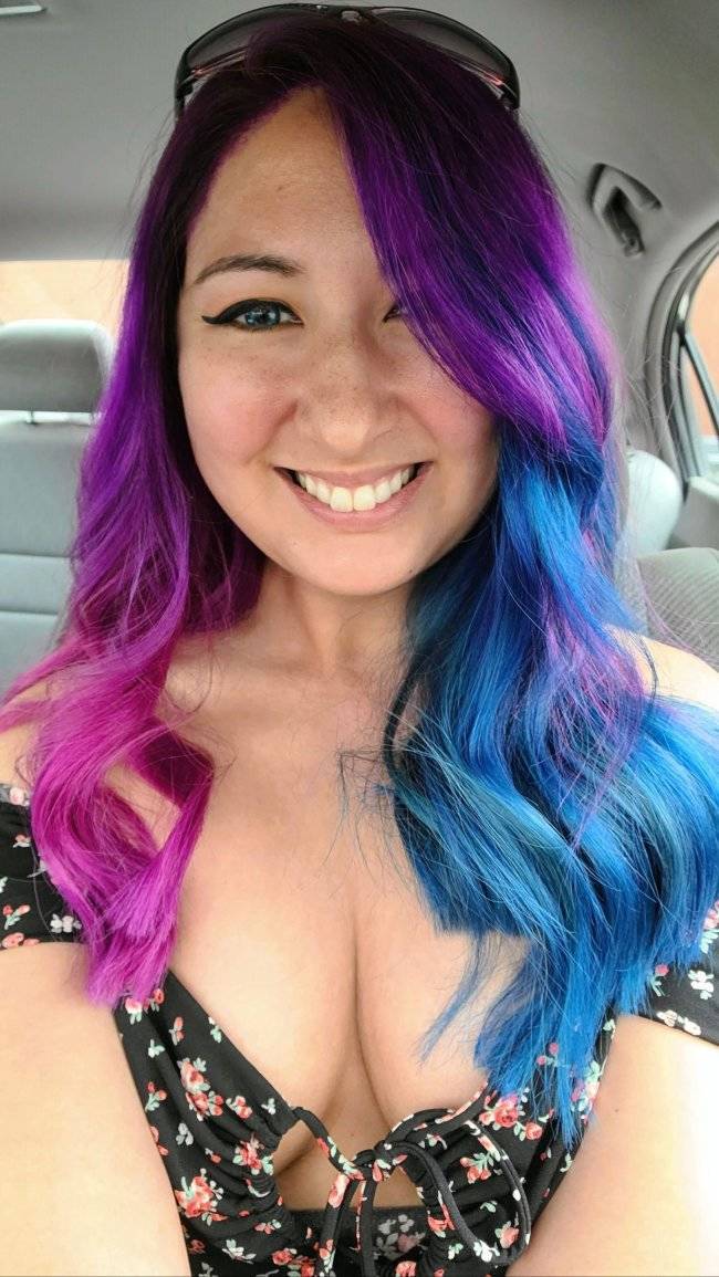 These Car Selfies Are Real Spicy!