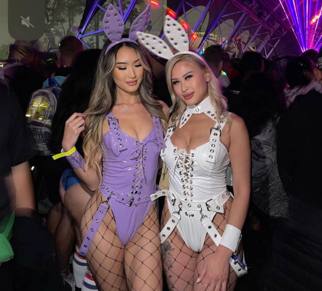 Sexy Girls At Music Festivals