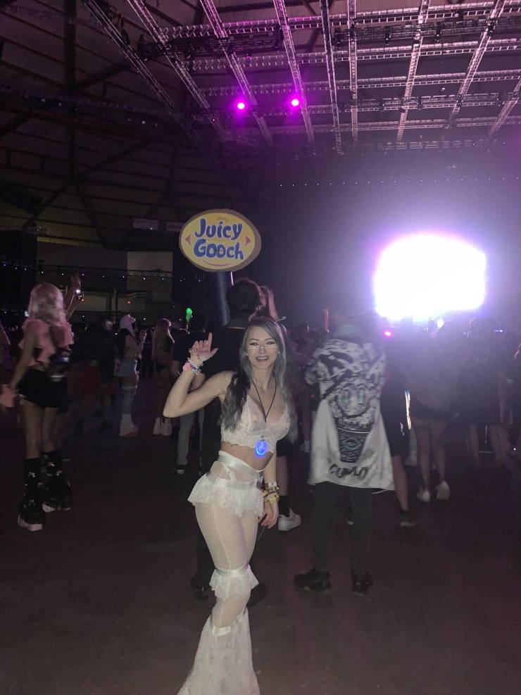 Sexy Girls At Music Festivals