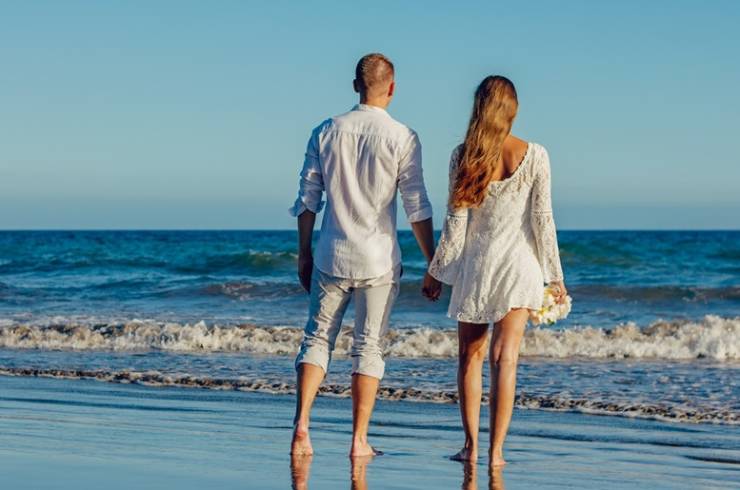 How To Spice Up A Stale Long-Distance Relationship