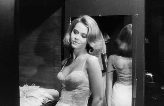 Jane Fonda: Timeless Beauty And Iconic Style