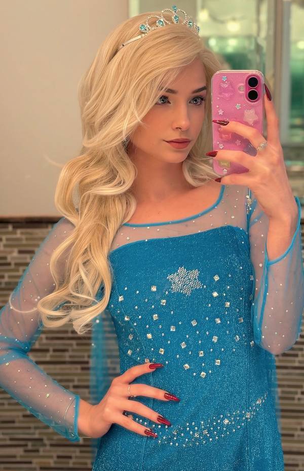 Cosplay? No, Sexy Cosplay!