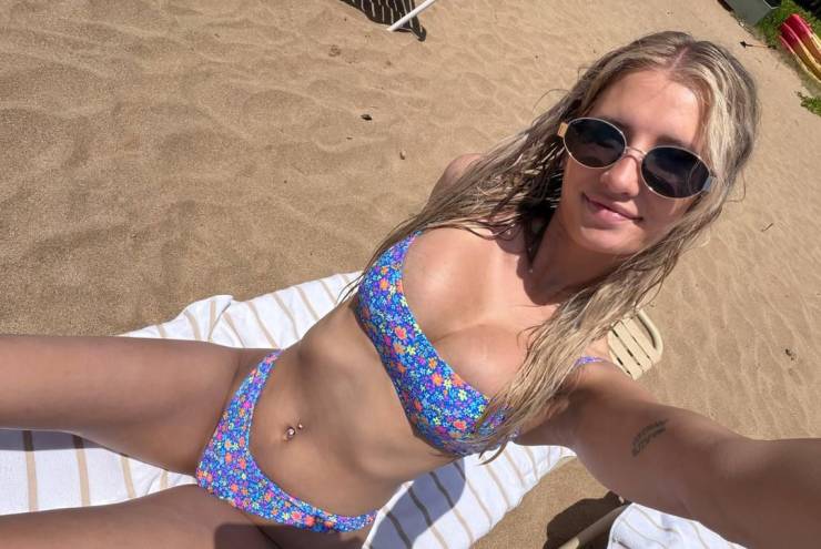 Blondes Coming In Hot!