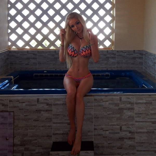 Ukrainian Barbie Model Is Becoming More And More Similar To Her Doll Idol With Every Photoshoot