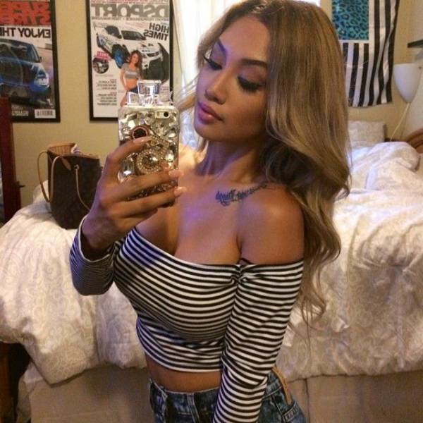 Asian Girls That Are Real Stunners