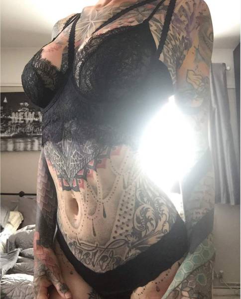 Sexy Girls Who Like Ink