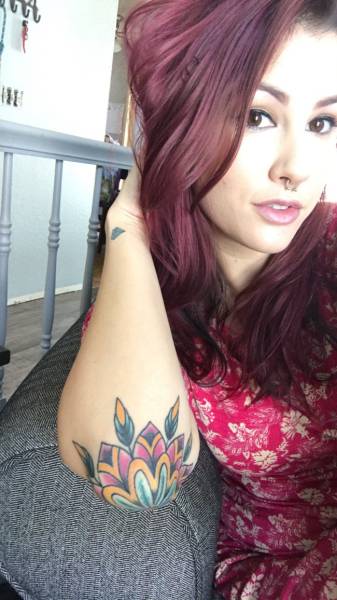 Tattoos Give Girls Some Unique Flair