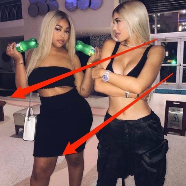 Celebrities Aren’t Always Photoshopped Properly…