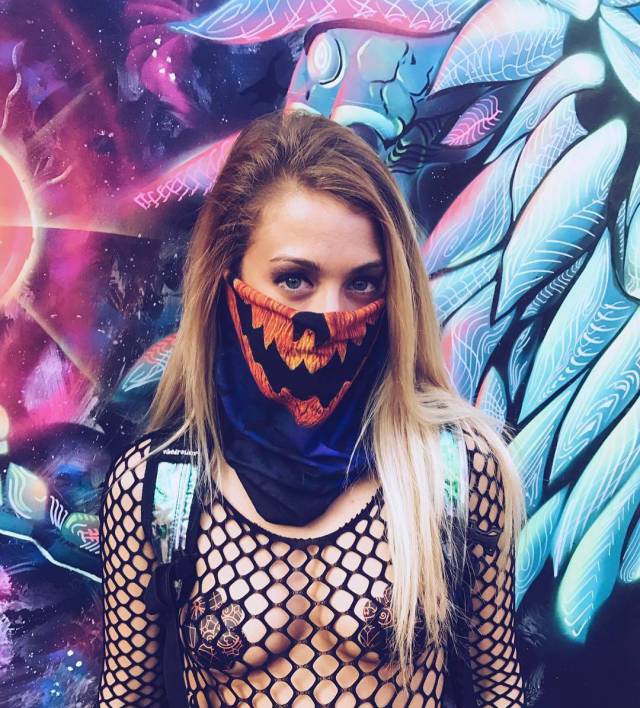 Raver Girls Don’t Even Try To Hide Anything