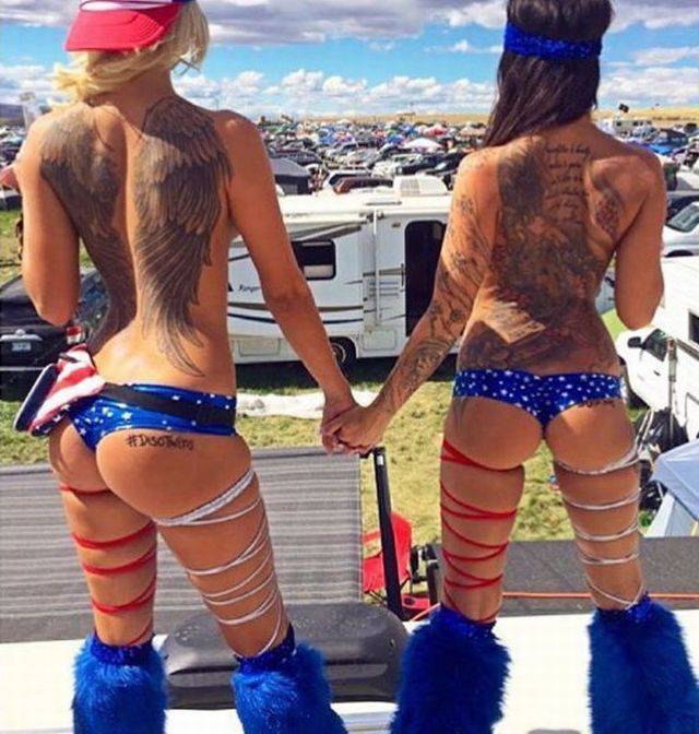 Raver Girls Don’t Even Try To Hide Anything
