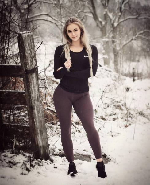 Yoga Pants Are Here! Let Them Come!