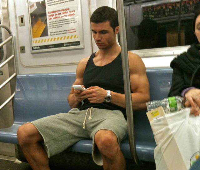 Woman Begins A War Against Manspreading And Gets A Quick Response