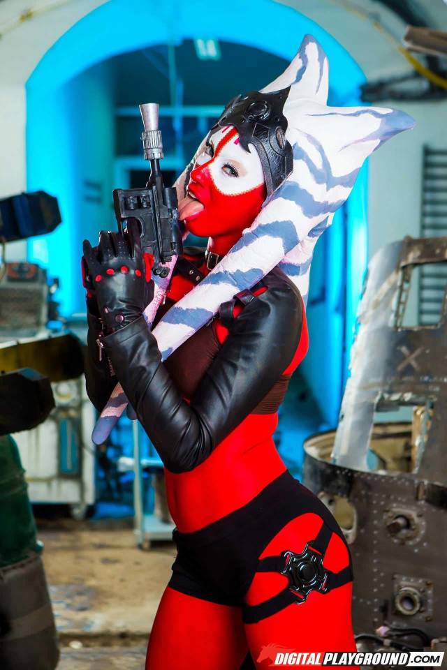 Not Cosplays, But Porn Stills