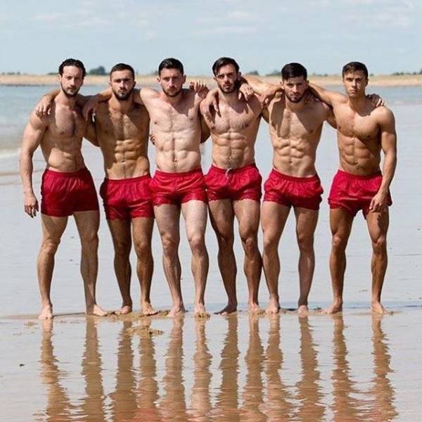 These Hot Guys Could Seduce Just About Any Girl