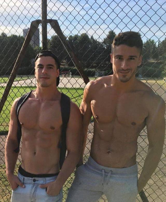 These Hot Guys Could Seduce Just About Any Girl