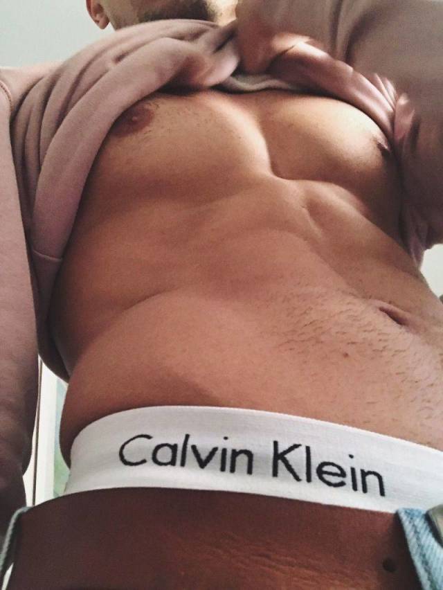 These Hot Guys Could Seduce Just About Any Girl