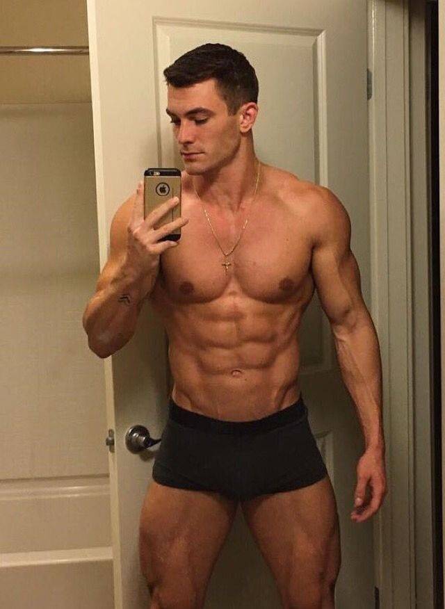 These Hot Guys Could Seduce Just About Any Girl