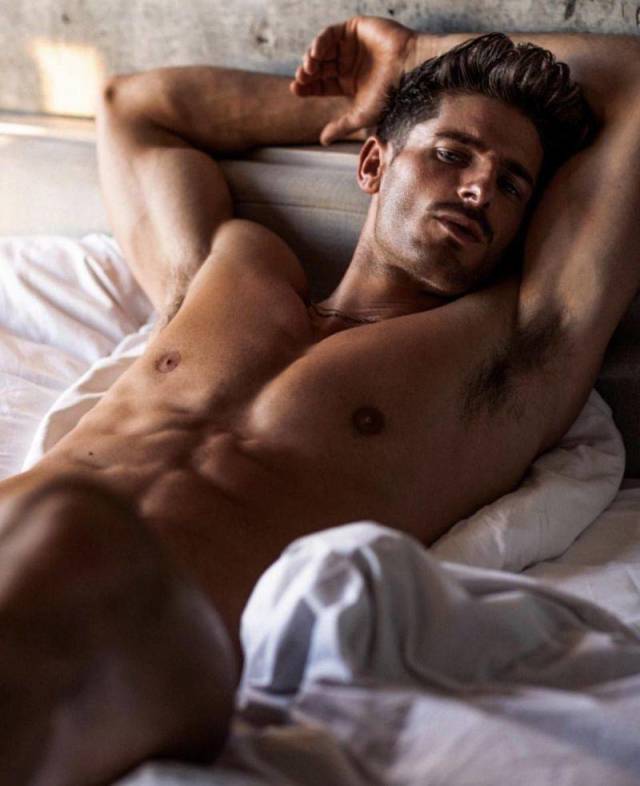 These Hot Guys Could Seduce Just About Any Girl