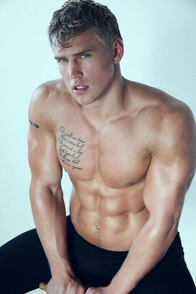 These Hot Guys Could Seduce Just About Any Girl