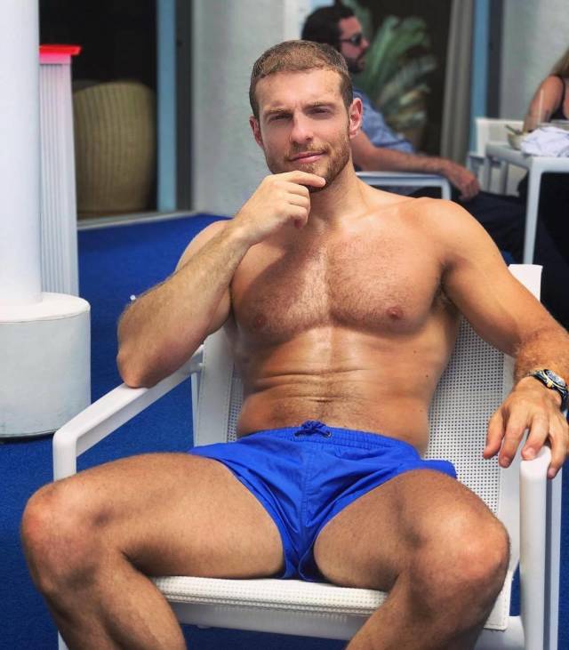 These Hot Guys Could Seduce Just About Any Girl