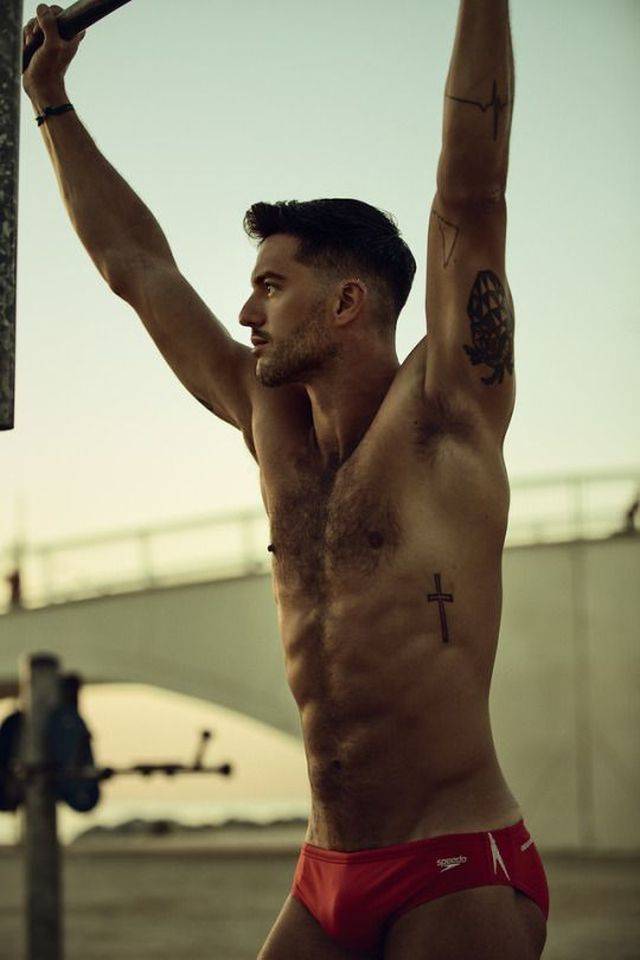 These Hot Guys Could Seduce Just About Any Girl