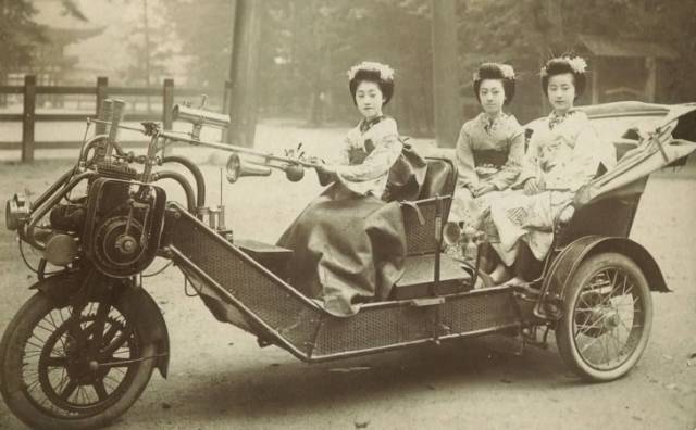 Historical Photos Are Always So Intriguing