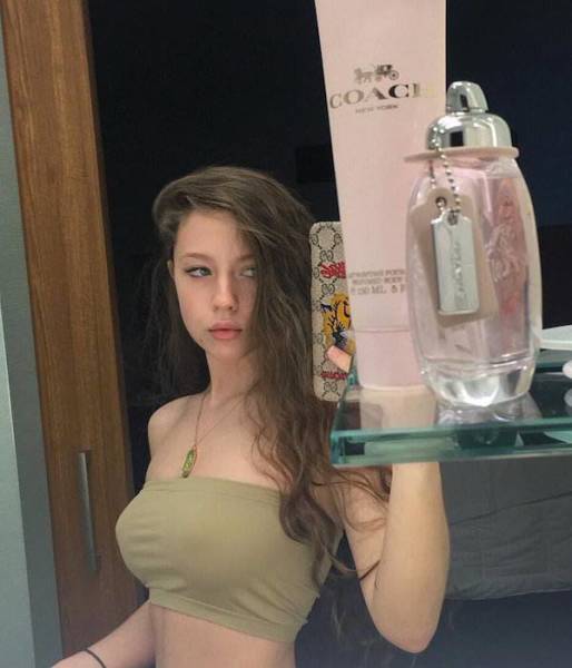 Bras? Who Needs Then Anyway?!