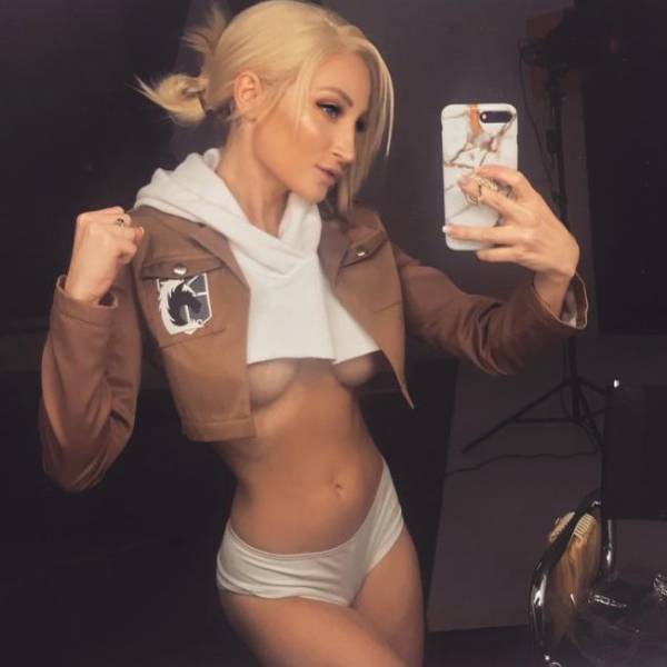 Get Ready For Some Tasty Underboob Pics