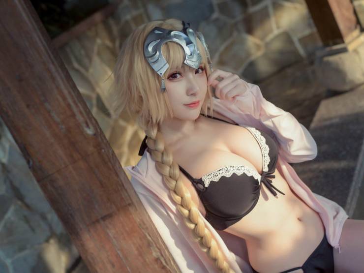 The Sexy Cosplay Girls of Every Nerds Fantasy