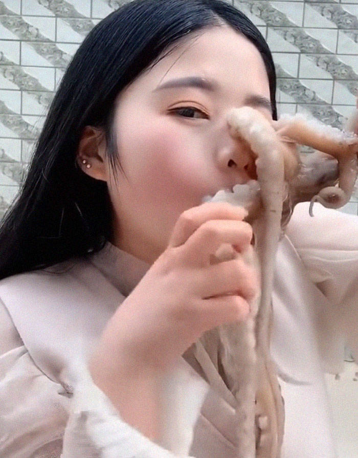 Apparently, Octopuses Don’t Like Being Eaten Alive
