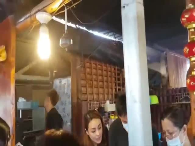 Why Do People Like This Street Food Vendor So Much…