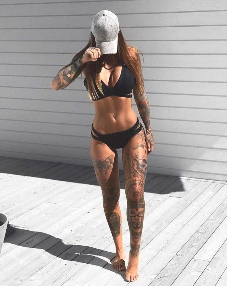 Hot Girls With Beautiful Long Legs
