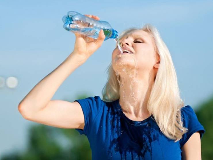 Do Women Even Know How To Drink Water?!
