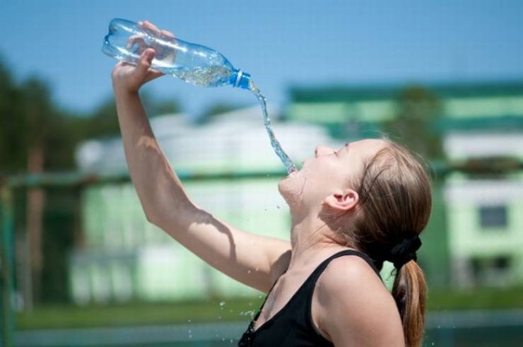 Do Women Even Know How To Drink Water?!