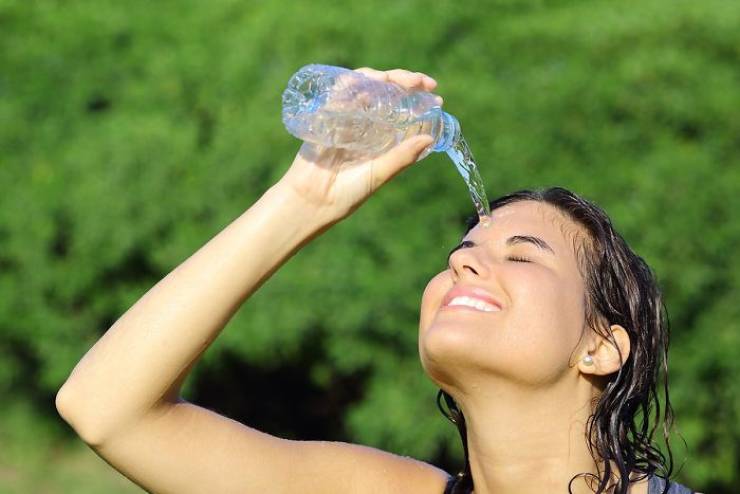 Do Women Even Know How To Drink Water?!