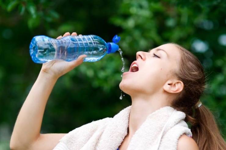 Do Women Even Know How To Drink Water?!