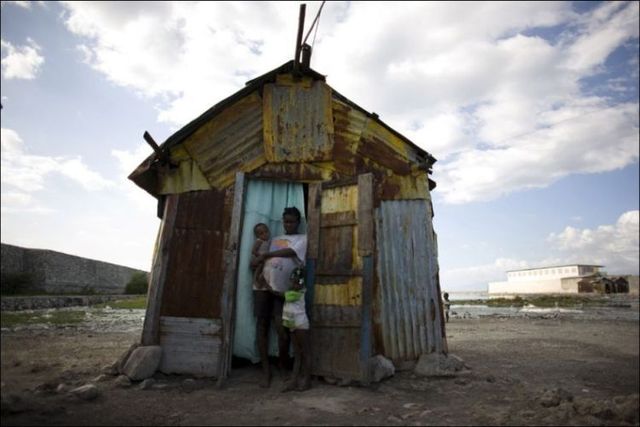 Giving birth in Haiti (15 pics) Giving birth in Haiti (15 pics)