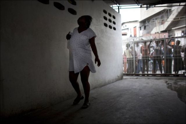 Giving birth in Haiti (15 pics)