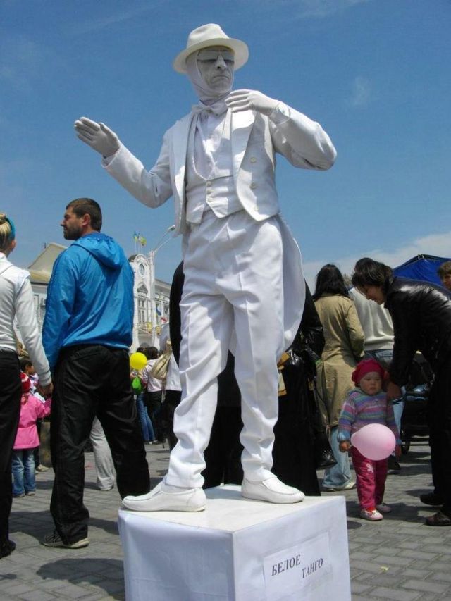 Living Statues Championship (30 pics)