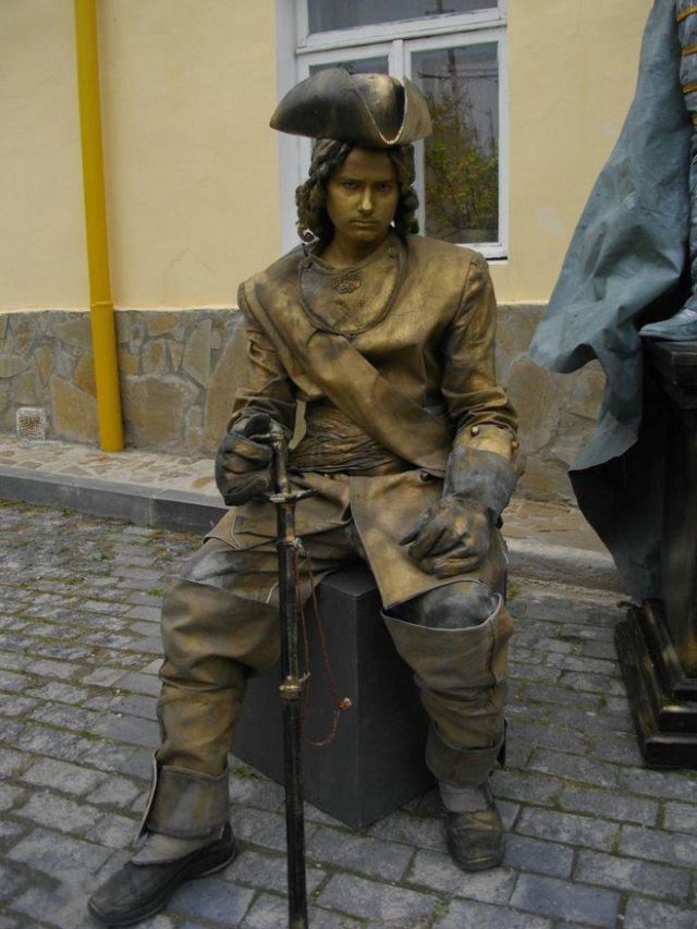 Living Statues Championship (30 pics)