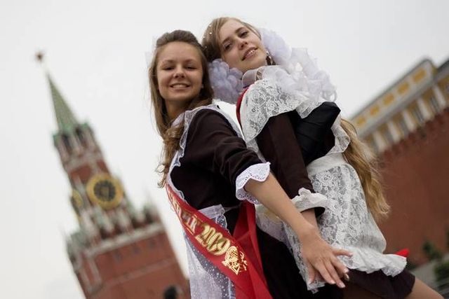 How Russian youth celebrates their graduation day (60 pics) How Russian youth celebrates their graduation day (60 pics)